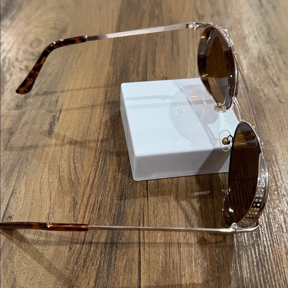 Joe’s Brown Aviator Sunglasses - Picture 2 of 6